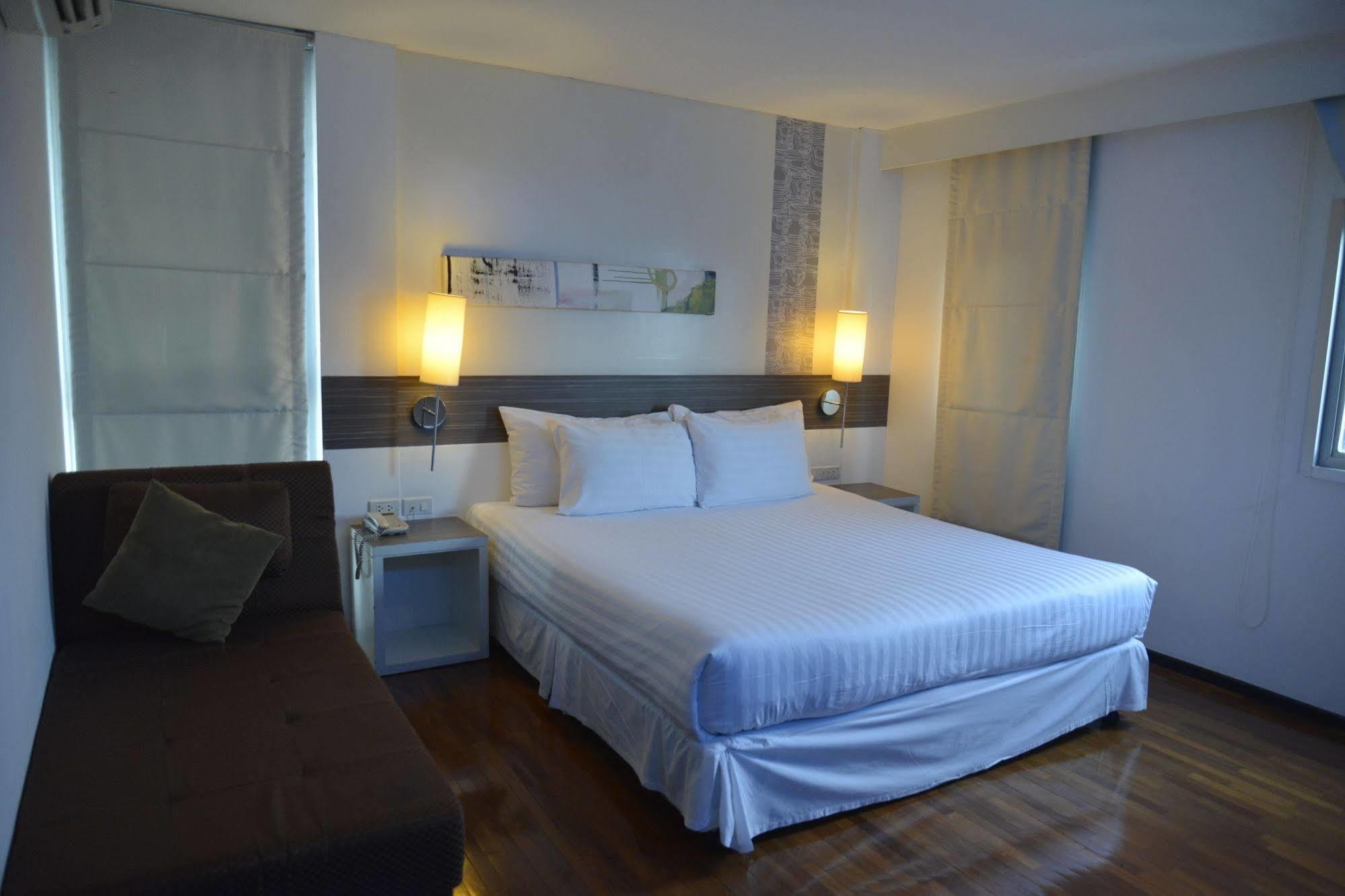 The Mini R Ratchada Hotell Bangkok Exteriör bild