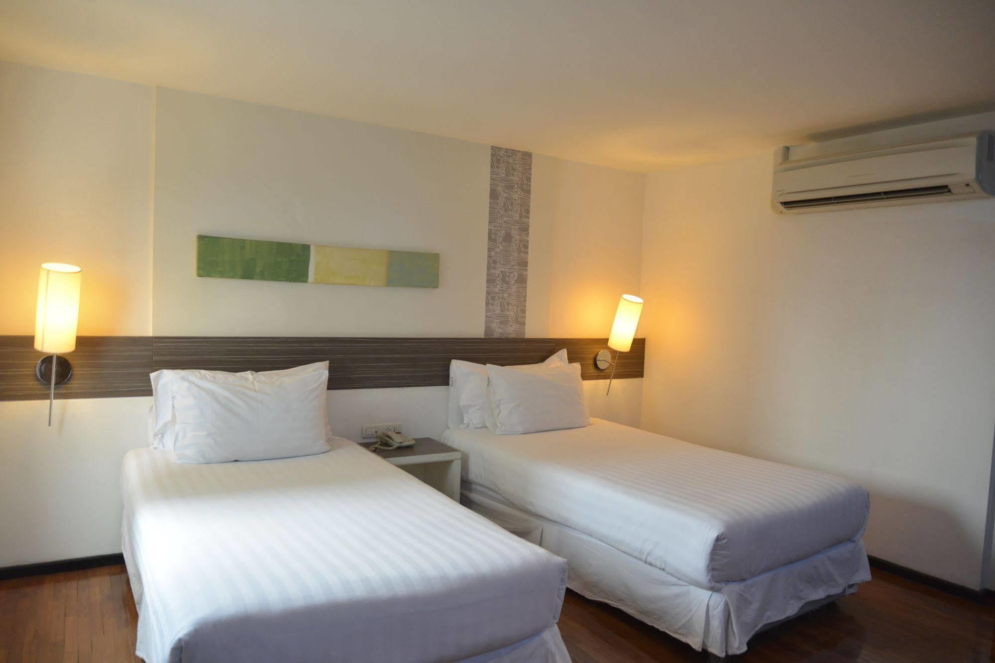The Mini R Ratchada Hotell Bangkok Exteriör bild