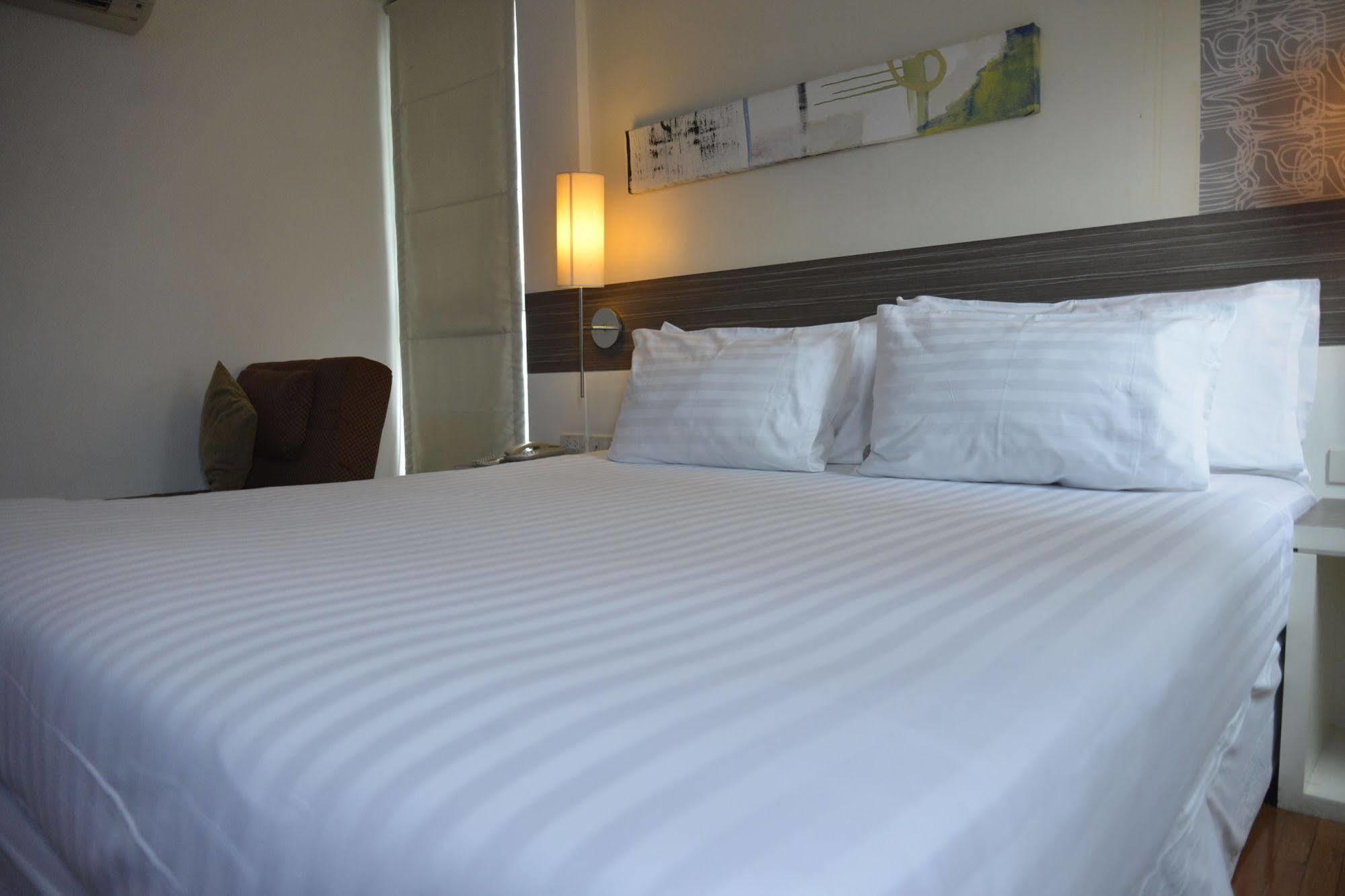 The Mini R Ratchada Hotell Bangkok Exteriör bild