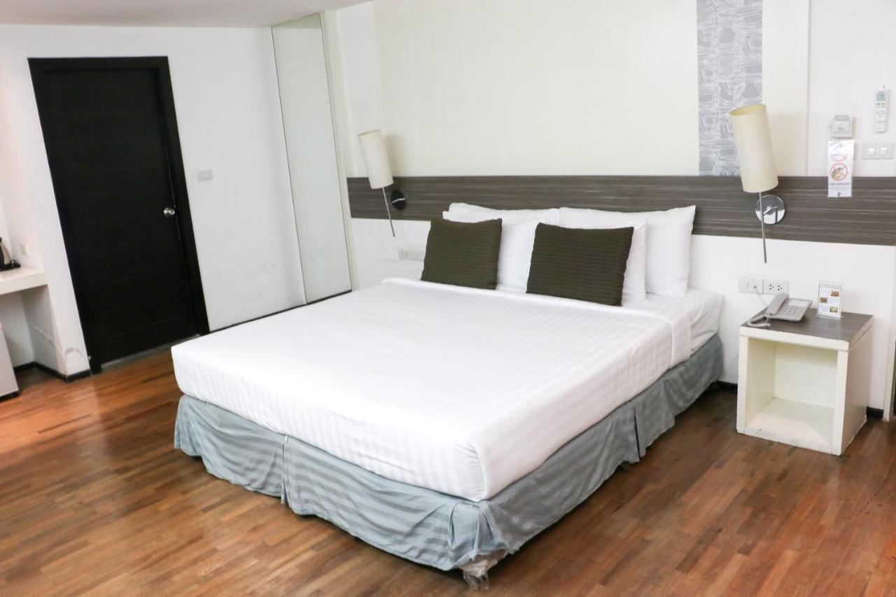 The Mini R Ratchada Hotell Bangkok Exteriör bild